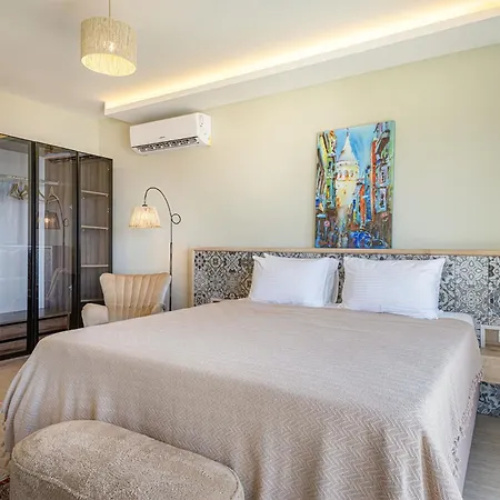 Villa Panoramic Retro