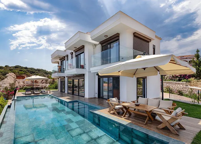 Panoramic Retro Villa *