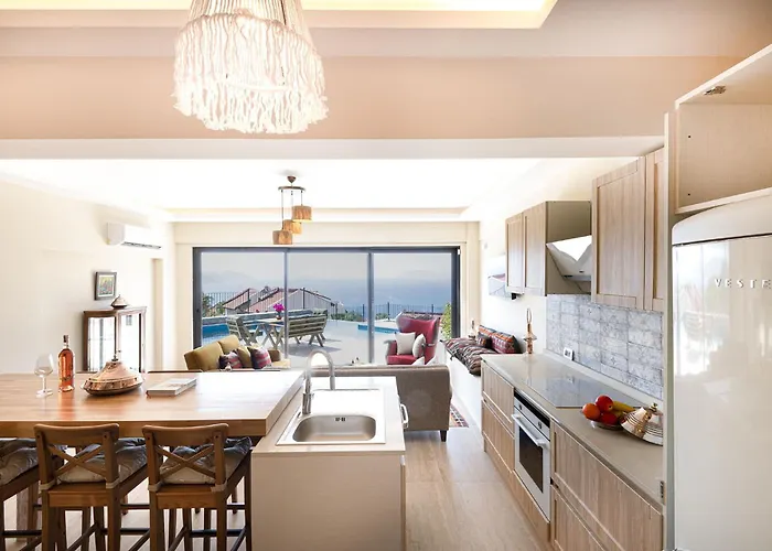 Panoramic Retro Villa