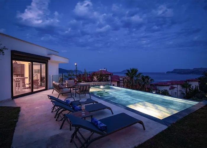 Villa Panoramic Retro