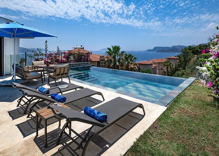 Panoramic Retro Villa *