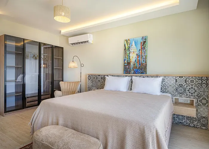 Villa Panoramic Retro